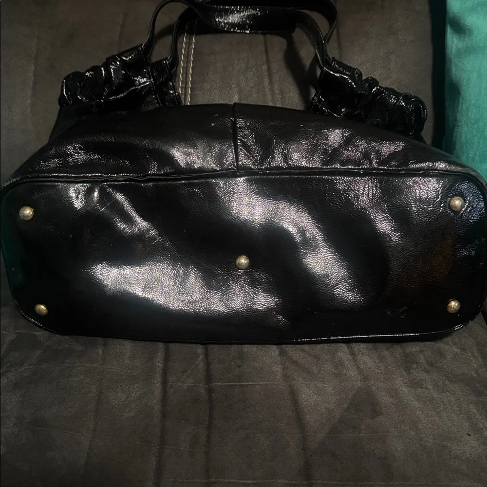 Yves Saint Laurent Shiny Black Tote - Picture 3 of 5